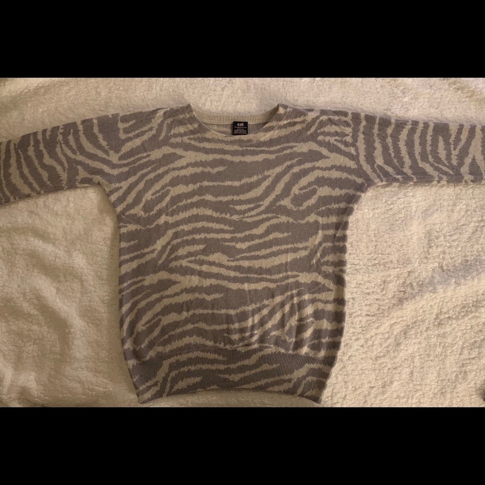 Women’s E.Vil Cashmere Sweater SIZE S